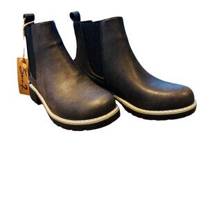 Seven7 Black bootie size 9